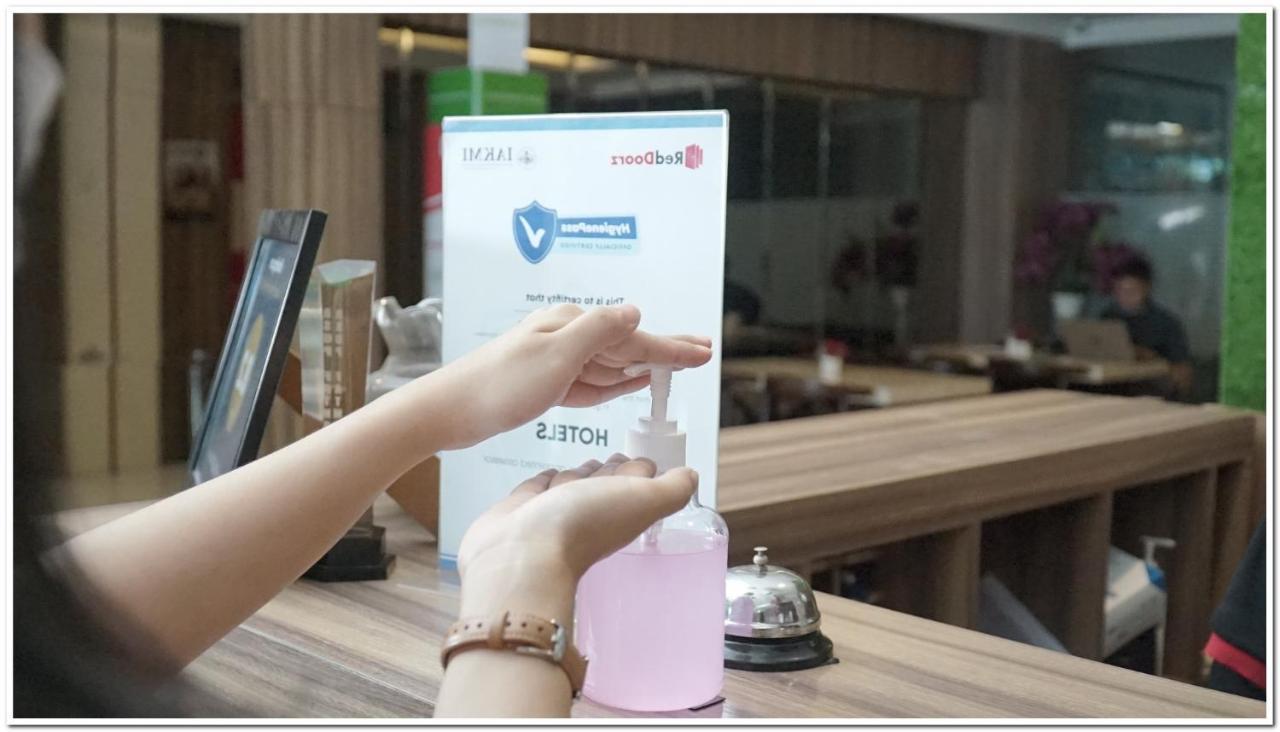 RedDoorz Syariah Premium At Cilandak Timur 2 Jakarta Luaran gambar