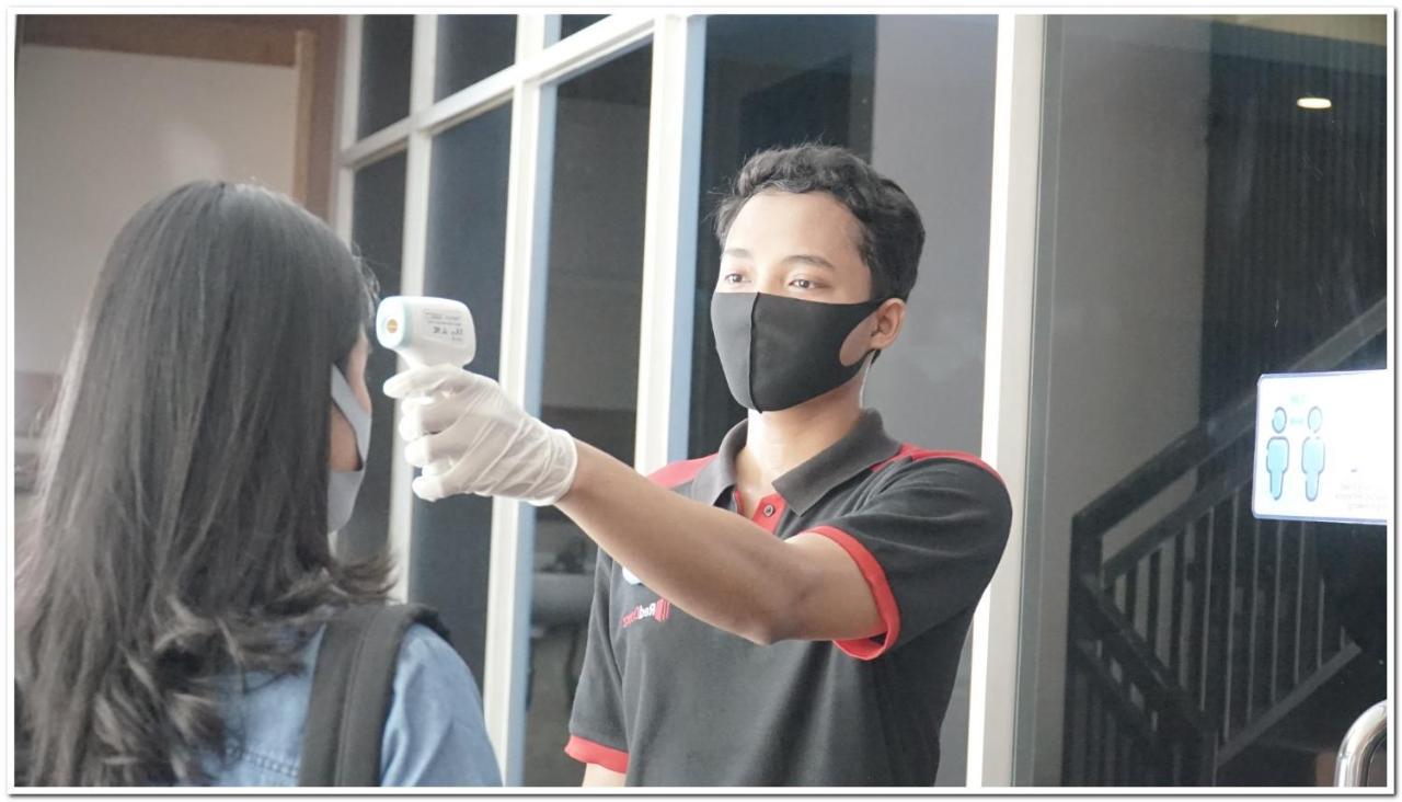 RedDoorz Syariah Premium At Cilandak Timur 2 Jakarta Luaran gambar